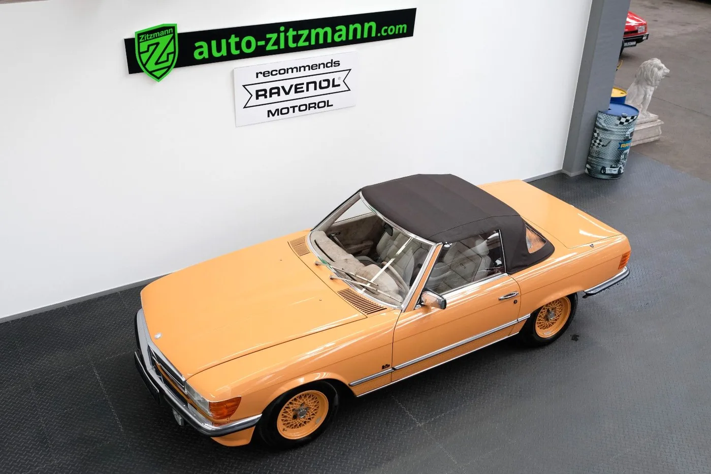 1977 Mercedes-Benz 280 SL proposée par un concessionnaire spécialisé à Nuremberg, Allemagne, photo 4 sur 15