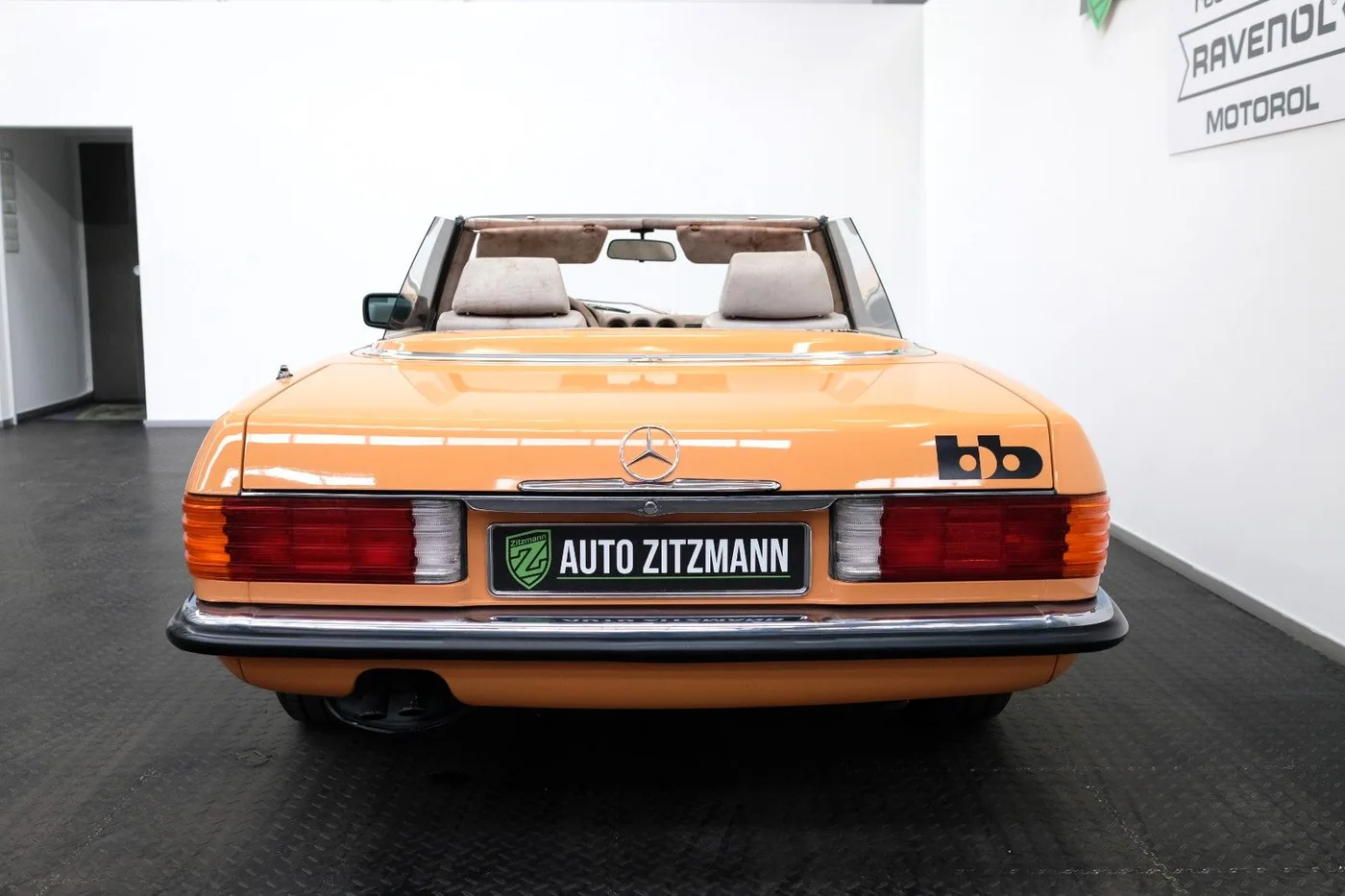 1977 Mercedes-Benz 280 SL proposée par un concessionnaire spécialisé à Nuremberg, Allemagne, photo 9 sur 15