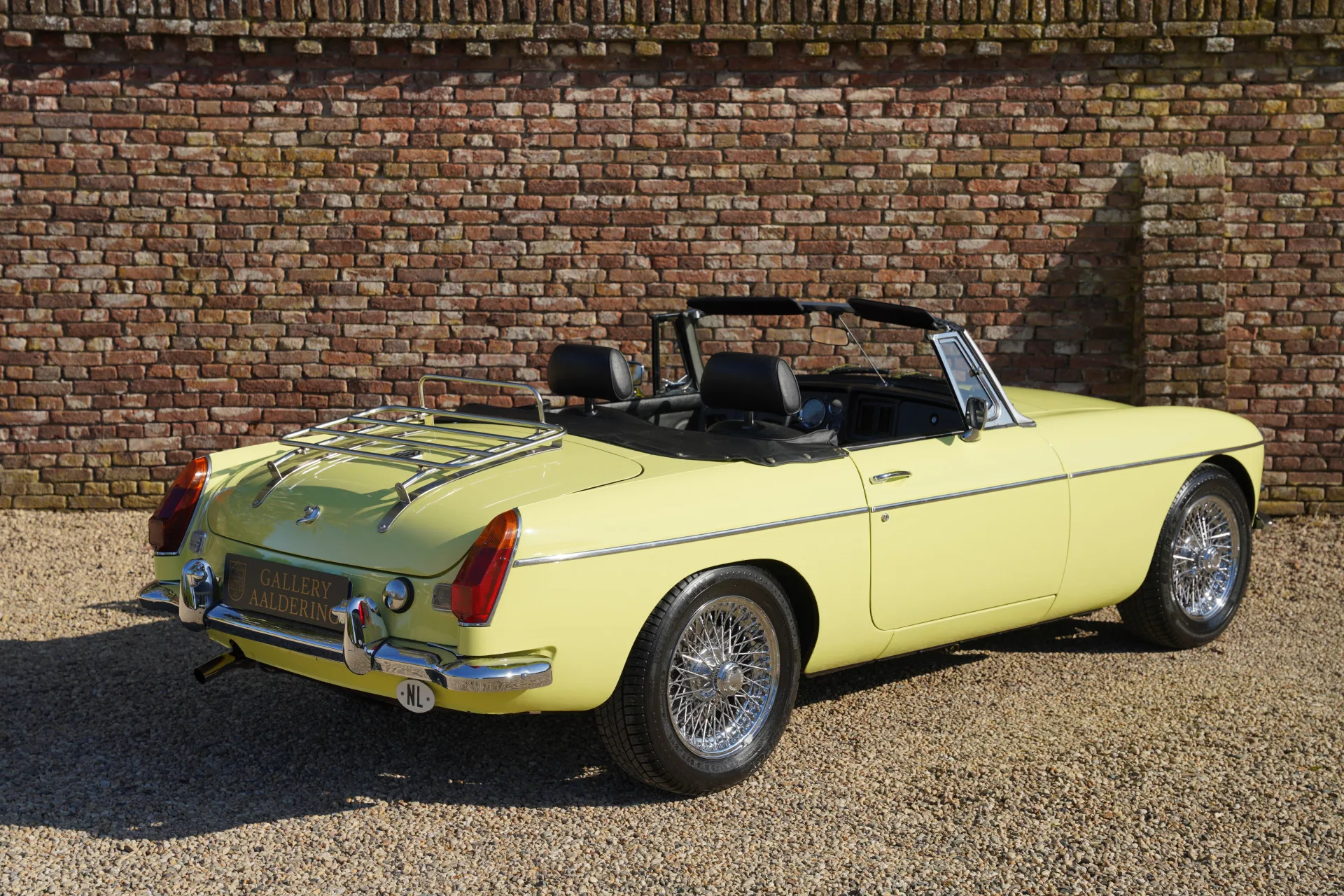 1977 MG MGB Roadster, 2/30