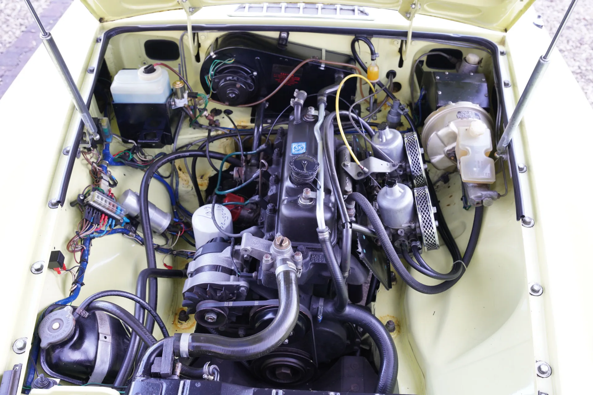 1977 MG MGB Roadster, 4/30