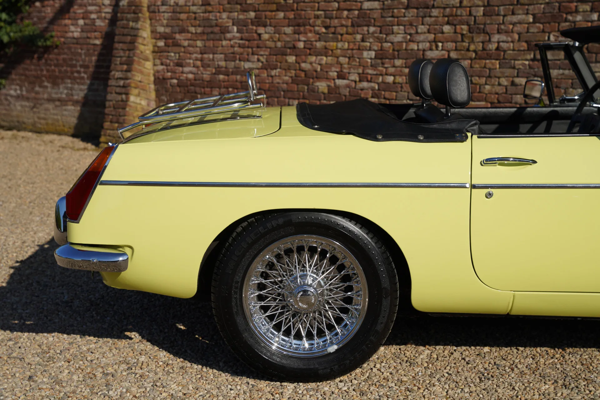 1977 MG MGB Roadster, 14/30