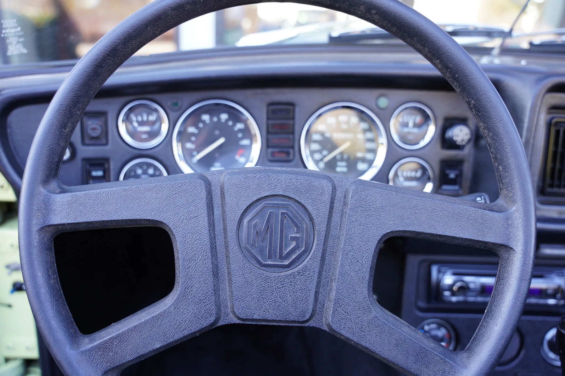 1977 MG MGB Roadster, 15/30