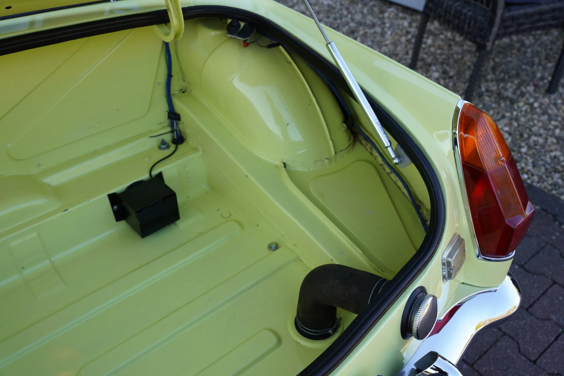 1977 MG MGB Roadster, 22/30