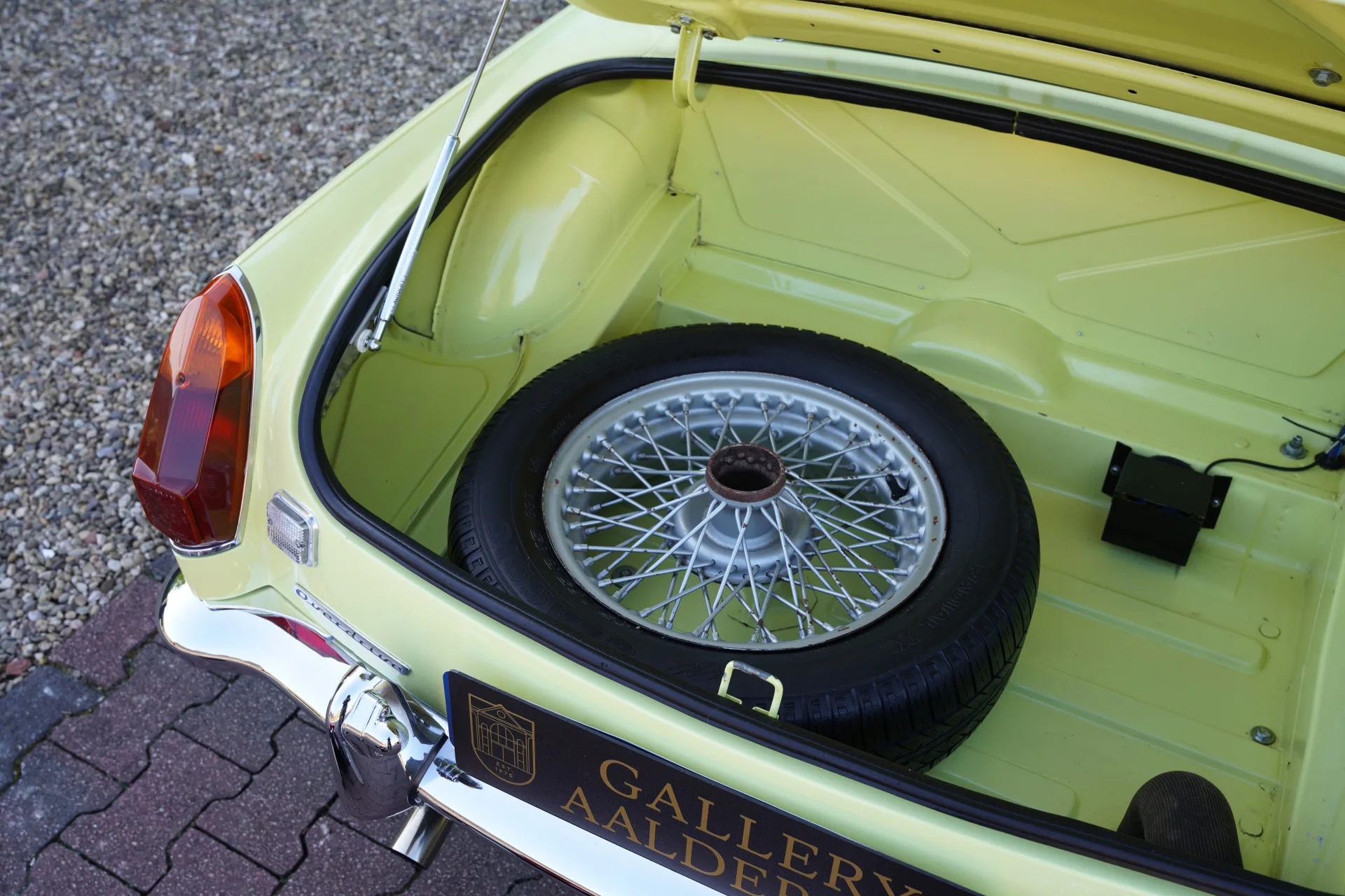 1977 MG MGB Roadster, 26/30