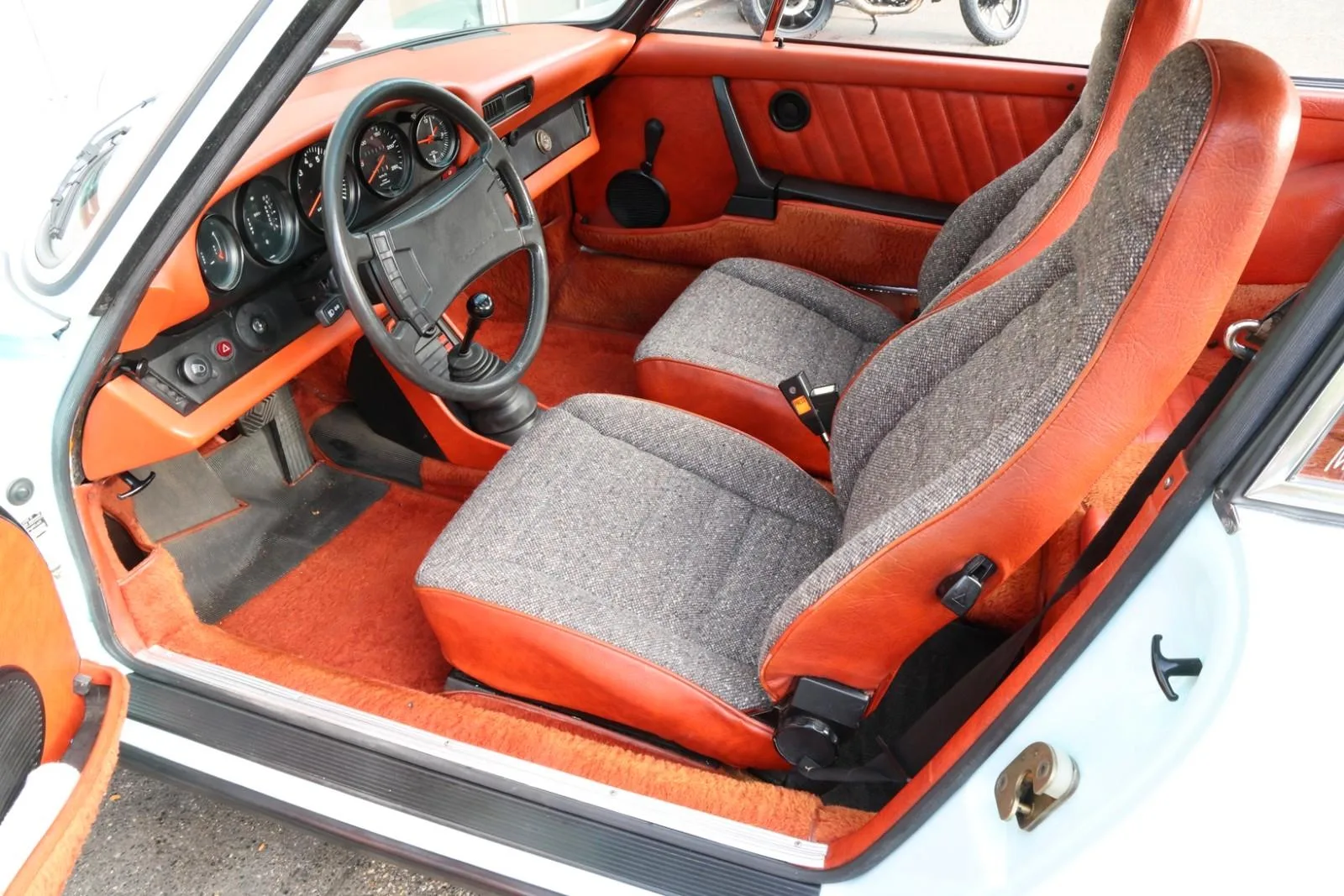 1977 Porsche 911 2.7 Coupé, 18/24