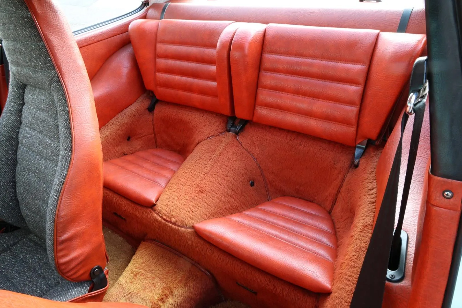 1977 Porsche 911 2.7 Coupé, 20/24