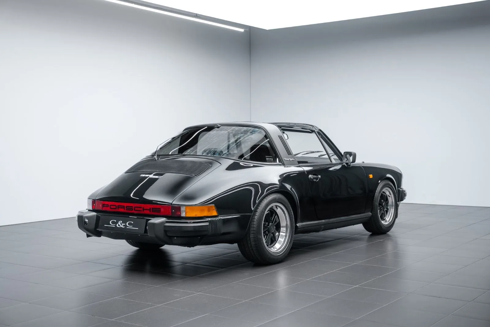 1977 Porsche 911 SC Targa, 3/23