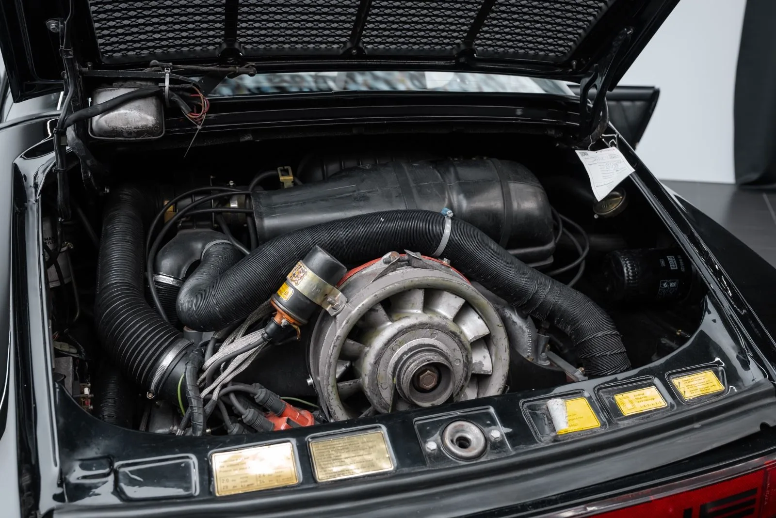 1977 Porsche 911 SC Targa, 18/23