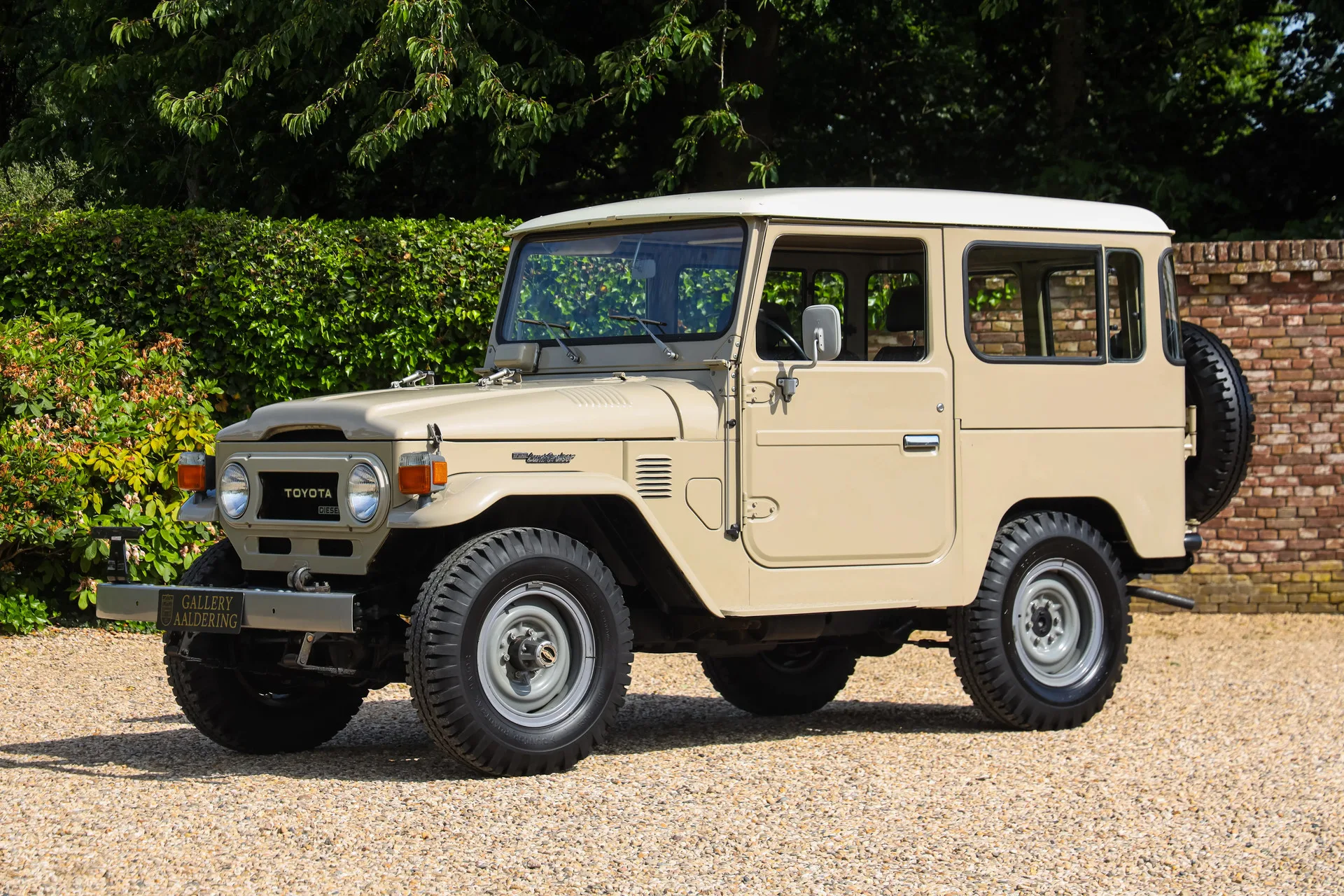 1977 Toyota Land Cruiser 40 BJ40 Hardtop offered by a specialist dealer in Brummen, Netherlands, main photo