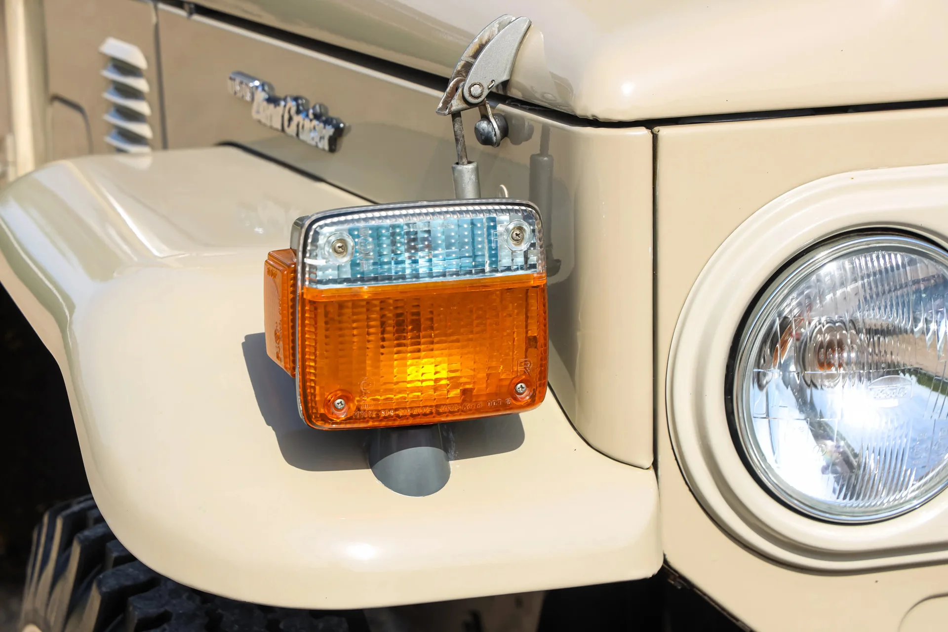 1977 Toyota Land Cruiser 40 BJ40 Hardtop, 22/30