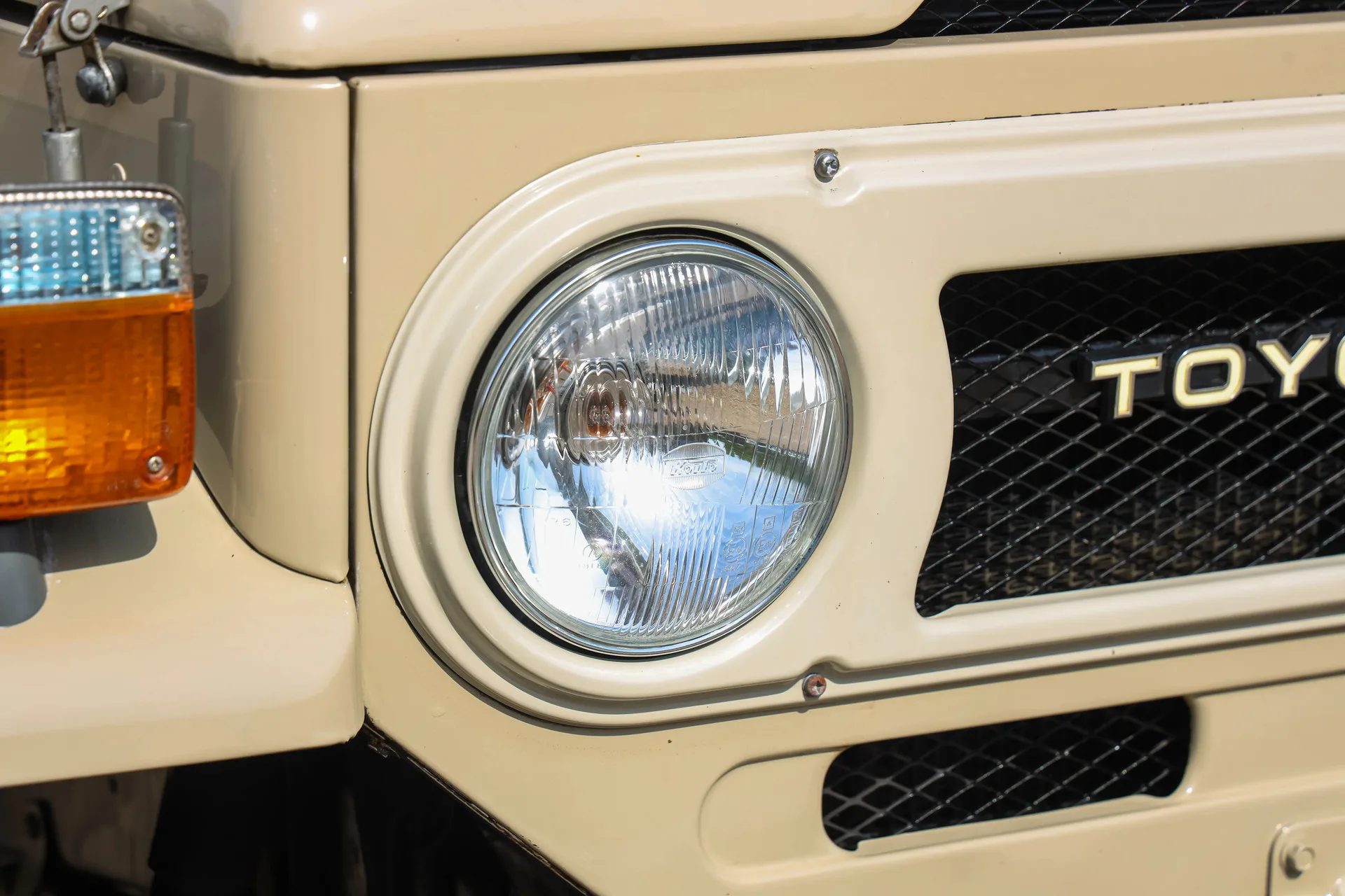1977 Toyota Land Cruiser 40 BJ40 Hardtop, 24/30