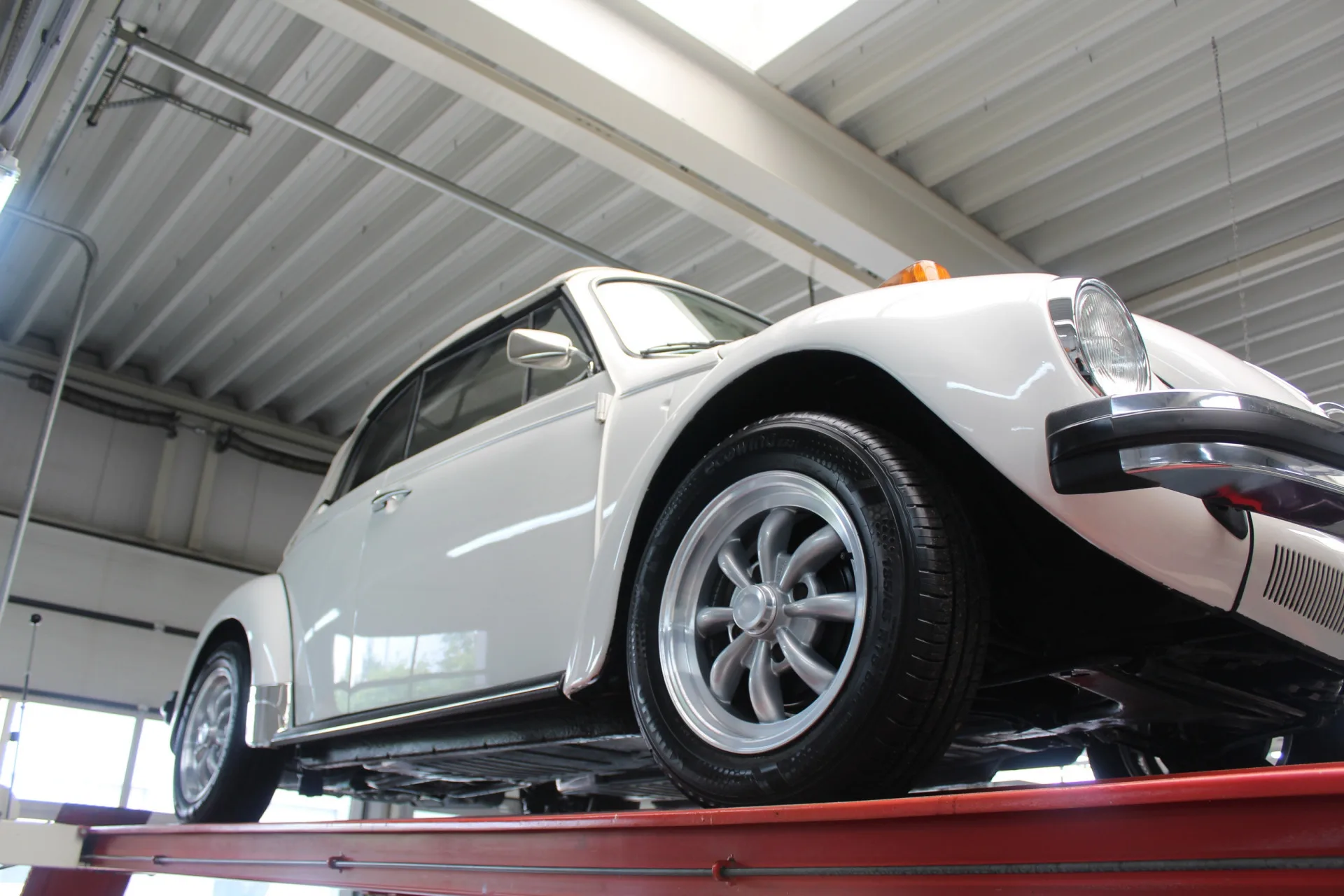 1977 Volkswagen 1303 Cabriolet Champagne Edition, 8/30