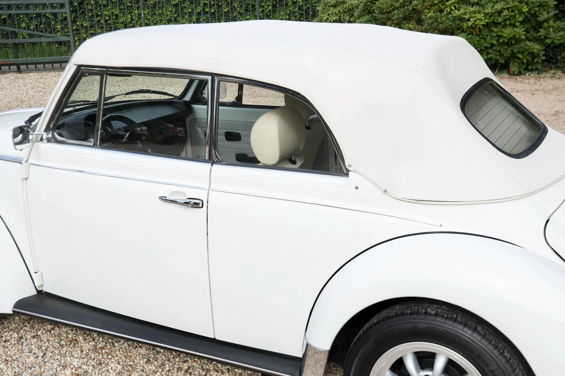 1977 Volkswagen 1303 Cabriolet Champagne Edition, 16/30