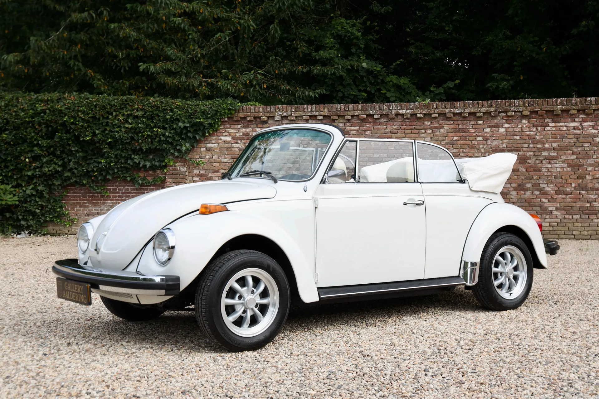 1977 Volkswagen 1303 Cabriolet Champagne Edition, 17/30