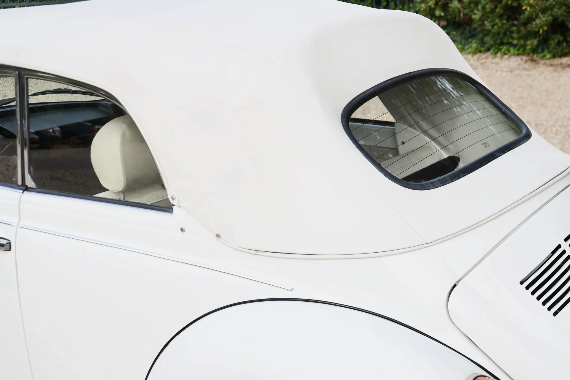 1977 Volkswagen 1303 Cabriolet Champagne Edition, 18/30