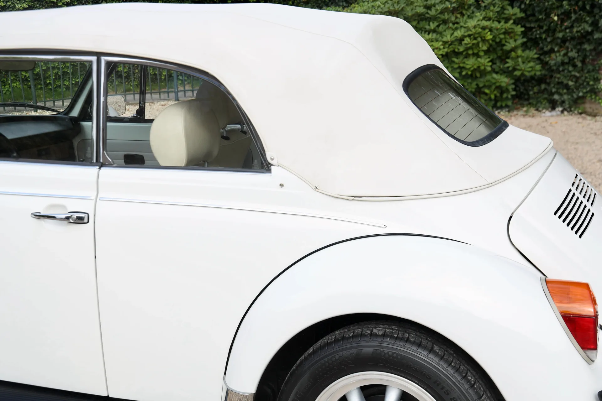 1977 Volkswagen 1303 Cabriolet Champagne Edition, 22/30