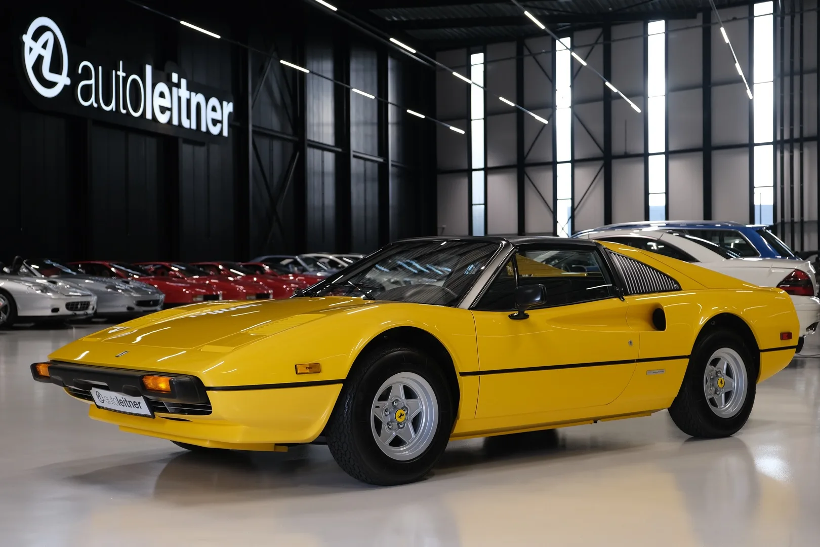 1979 Ferrari 308 GTS angeboten von einem Oldtimerhändler in Alkmaar, Niederlande, Hauptfoto