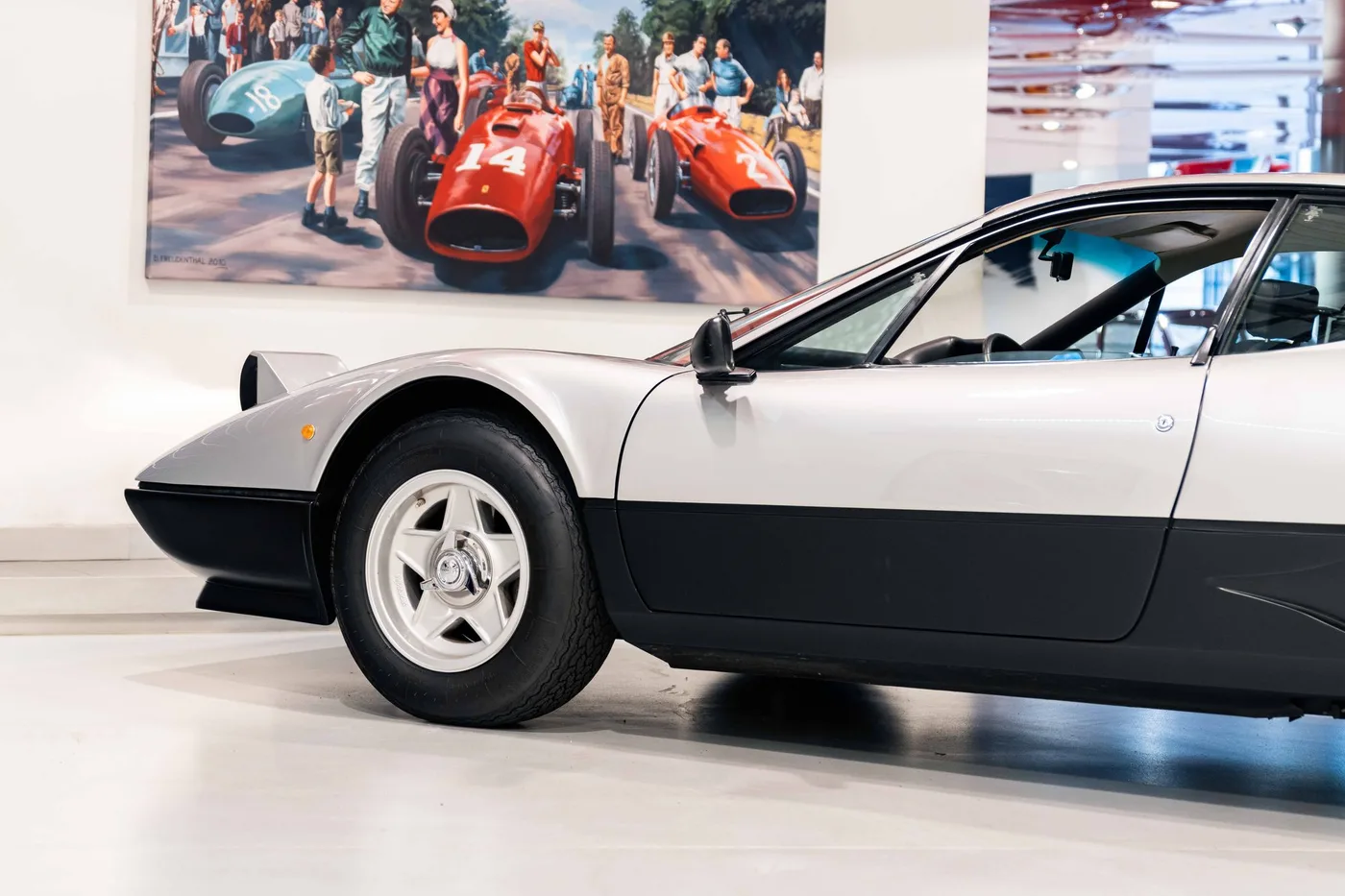 1979 Ferrari 512 BB angeboten von einem Oldtimerspezialisten in London, Vereinigtes Königreich, Foto 9 von 17
