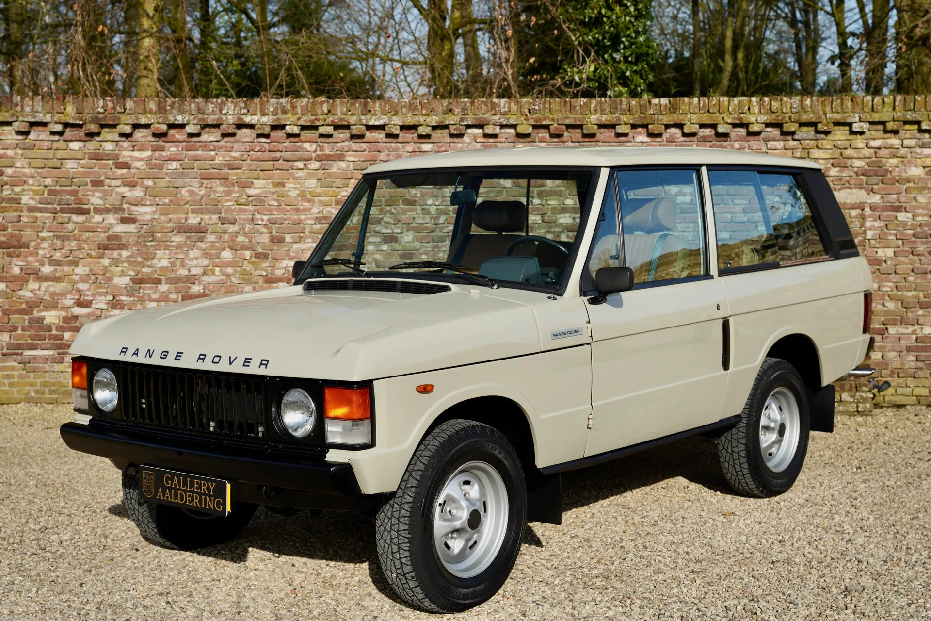 1980 Land Rover Range Rover Classic 3.5 V8 offered by a specialist dealer in Brummen, Netherlands, main photo