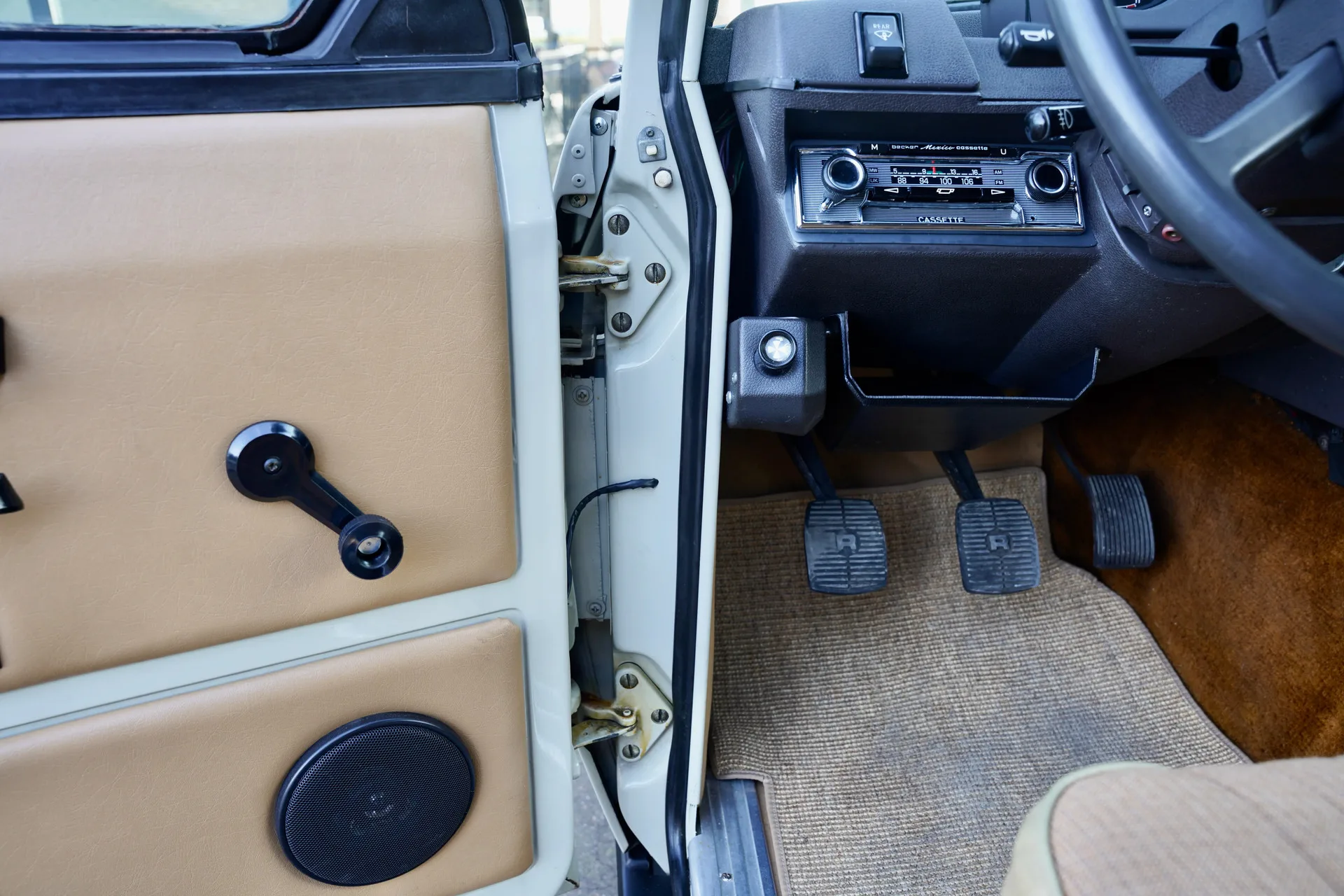 1980 Land Rover Range Rover Classic 3.5 V8, 24/30