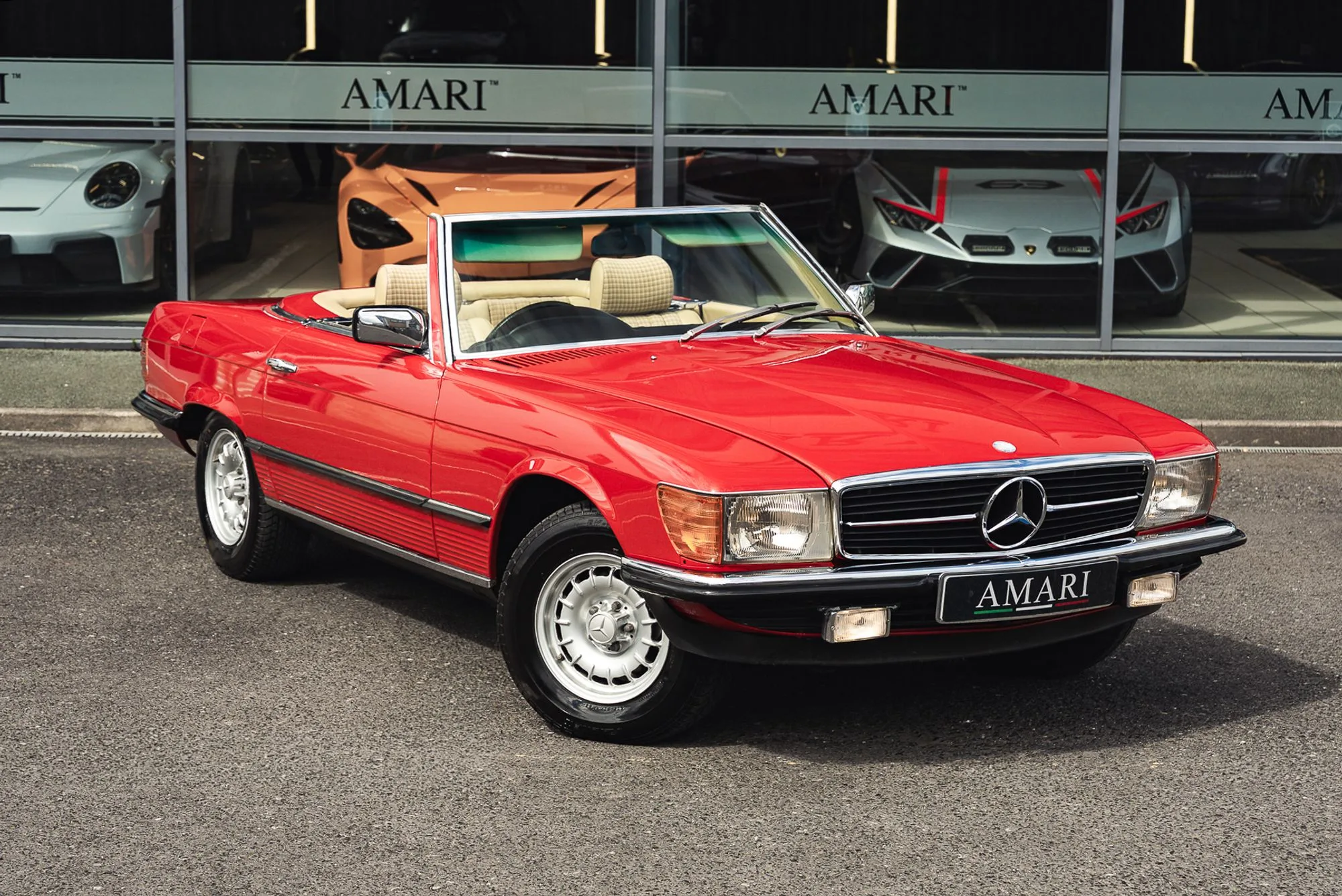 1980 Mercedes-Benz 380 SL proposée par un spécialiste de la supercar à Preston, Royaume-Uni, photo principale