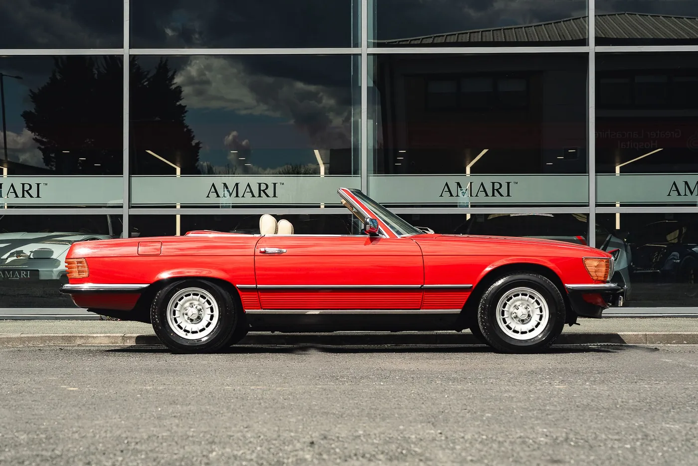 1980 Mercedes-Benz 380 SL proposée par un spécialiste de la supercar à Preston, Royaume-Uni, photo 3 sur 25