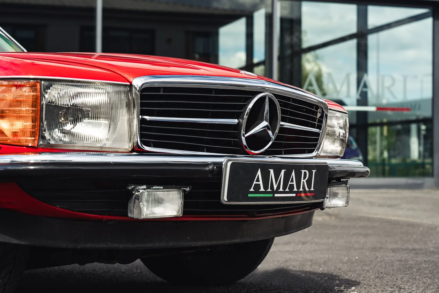 1980 Mercedes-Benz 380 SL proposée par un spécialiste de la supercar à Preston, Royaume-Uni, photo 12 sur 25