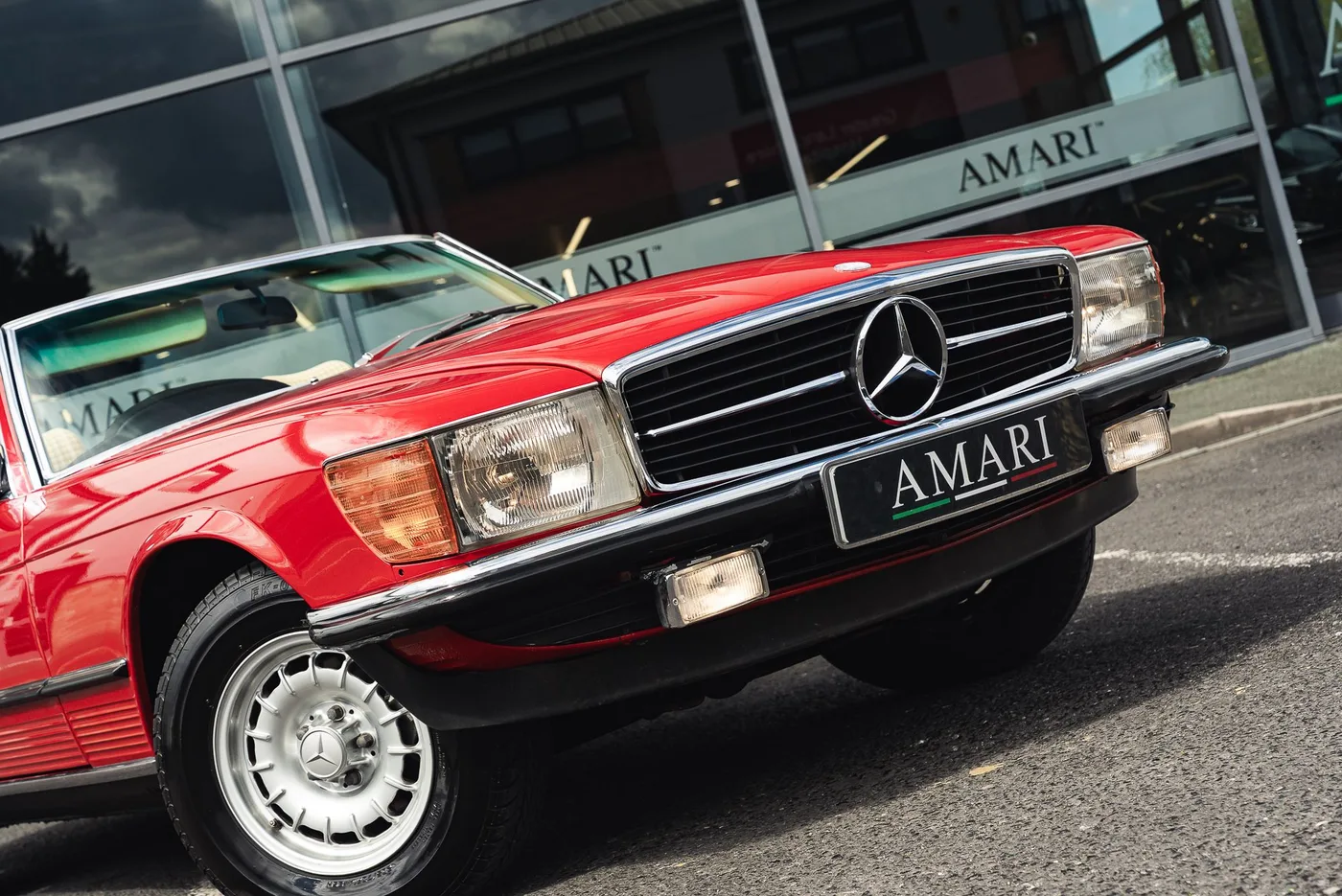 1980 Mercedes-Benz 380 SL proposée par un spécialiste de la supercar à Preston, Royaume-Uni, photo 13 sur 25