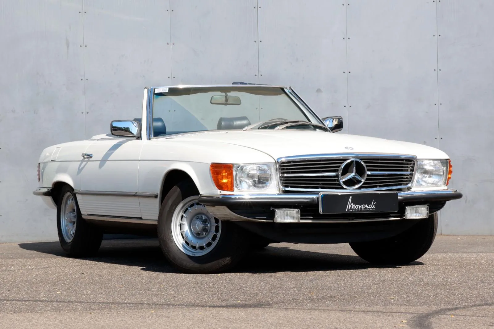1980 Mercedes-Benz 450 SL angeboten von einem Fachhändler in Düsseldorf, Deutschland, Hauptfoto
