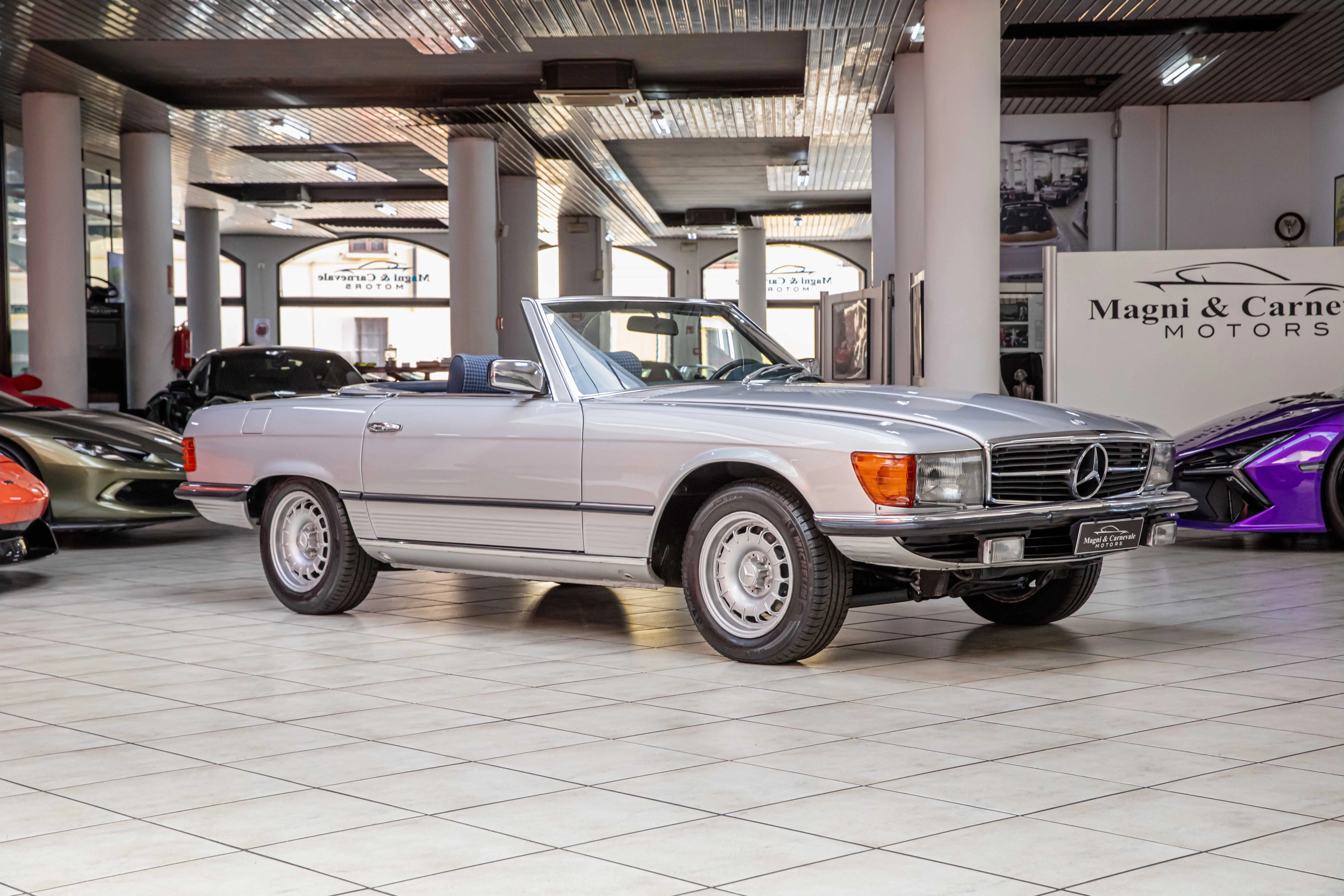 1980 Mercedes-Benz SL 280 angeboten von einem Fachhändler in Mailand, Italien, Hauptfoto
