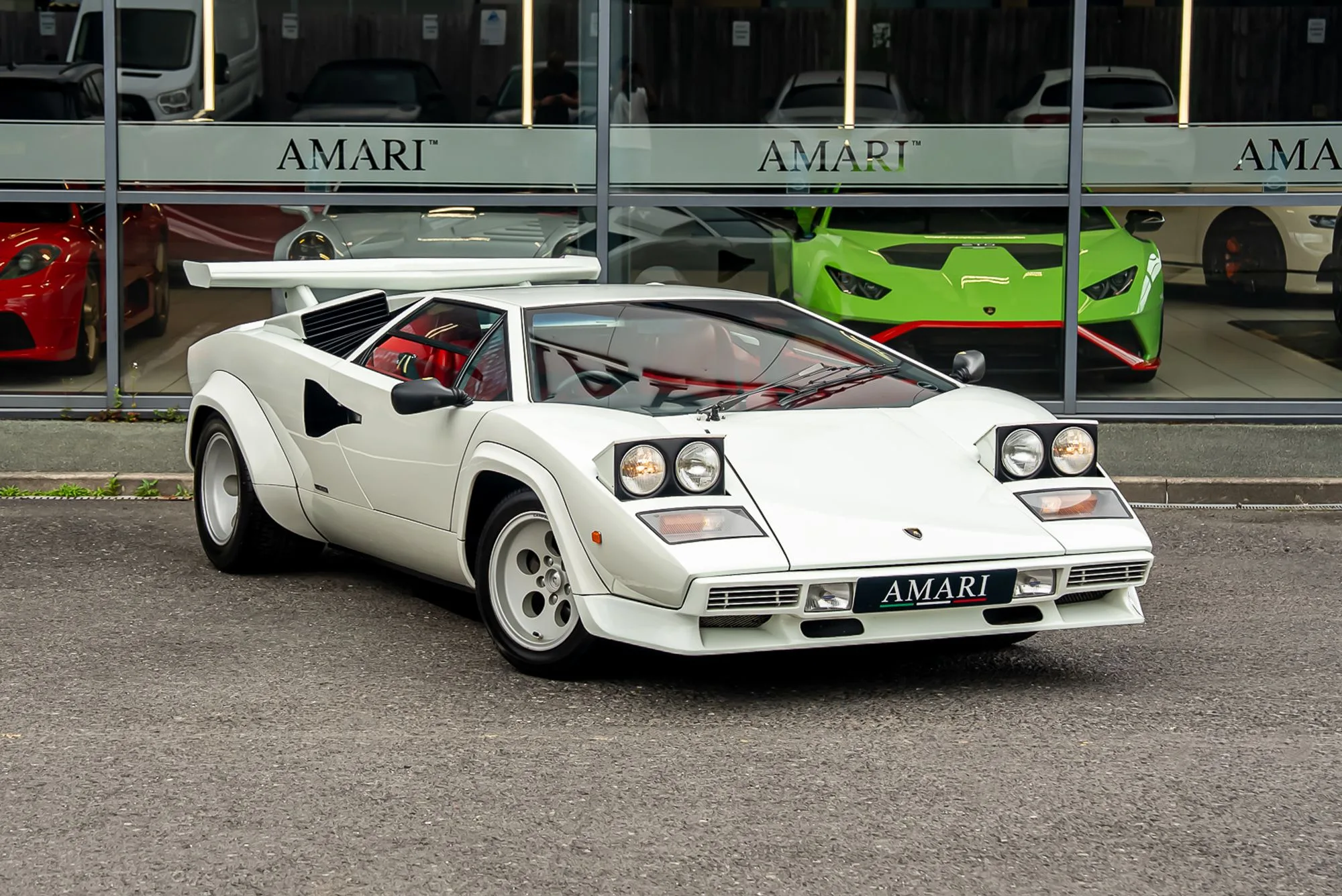 1981 Lamborghini Countach LP400 S angeboten von einem Supersportwagenhändler in Preston, Vereinigtes Königreich, Hauptfoto