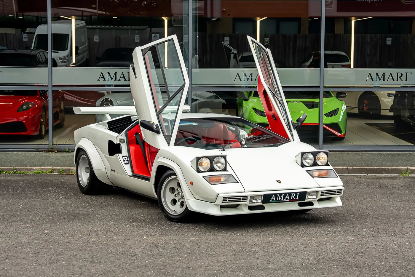 1981 Lamborghini Countach LP400 S angeboten von einem Supersportwagenhändler in Preston, Vereinigtes Königreich, Foto 2 von 25