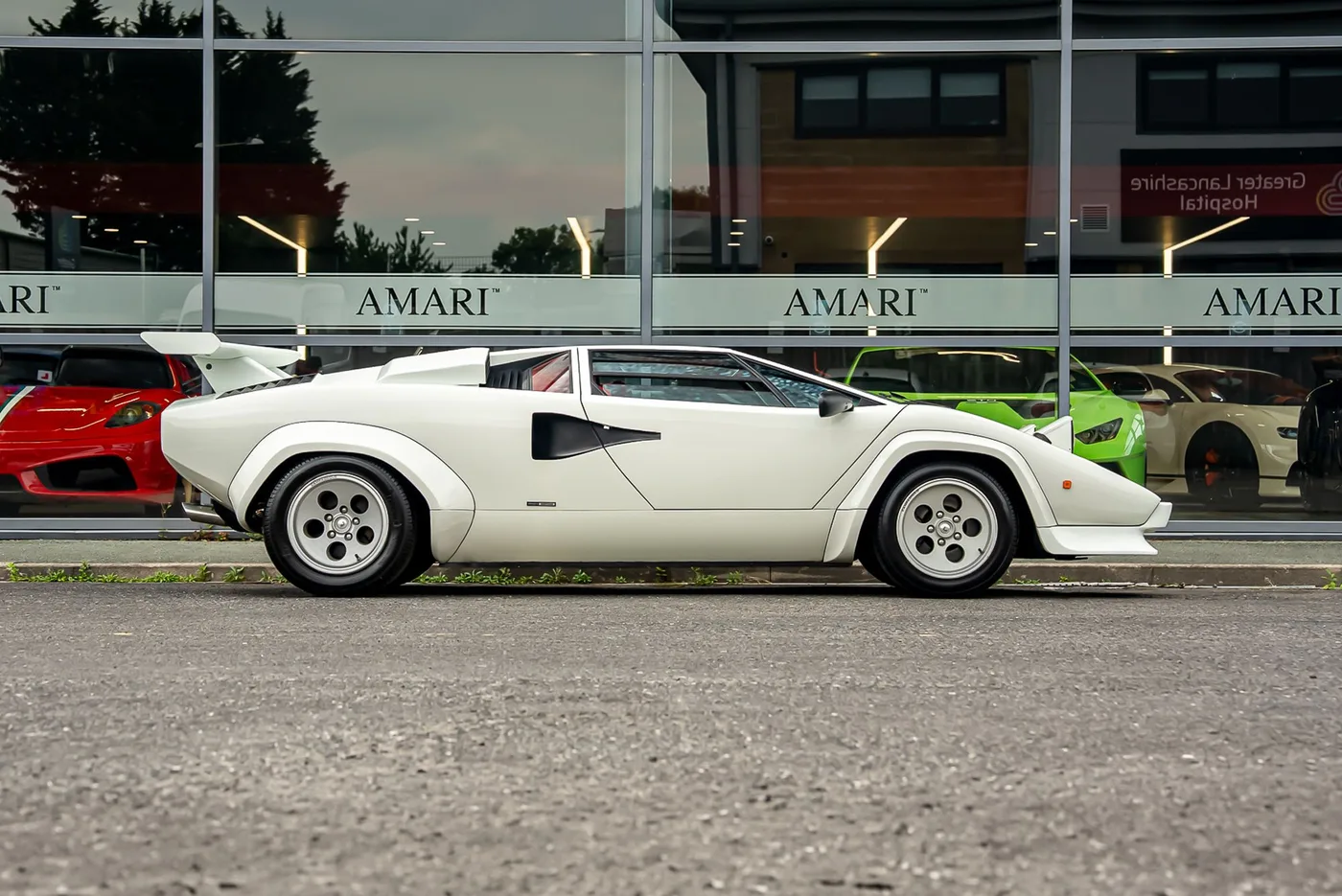 1981 Lamborghini Countach LP400 S angeboten von einem Supersportwagenhändler in Preston, Vereinigtes Königreich, Foto 3 von 25