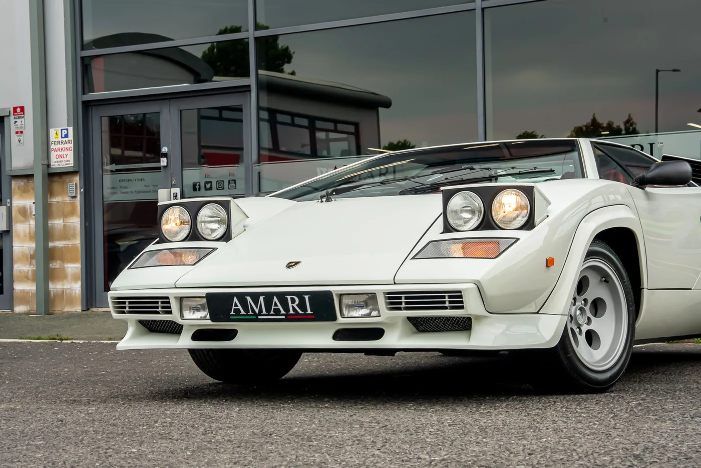 1981 Lamborghini Countach LP400 S angeboten von einem Supersportwagenhändler in Preston, Vereinigtes Königreich, Foto 14 von 25