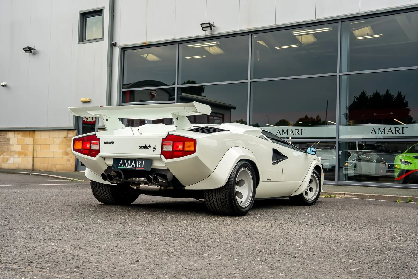 1981 Lamborghini Countach LP400 S angeboten von einem Supersportwagenhändler in Preston, Vereinigtes Königreich, Foto 18 von 25