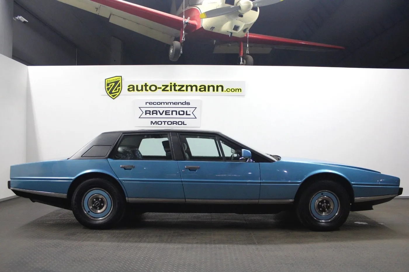 1982 Aston Martin Lagonda Series 2 proposée par un concessionnaire spécialisé à Nuremberg, Allemagne, photo 2 sur 15