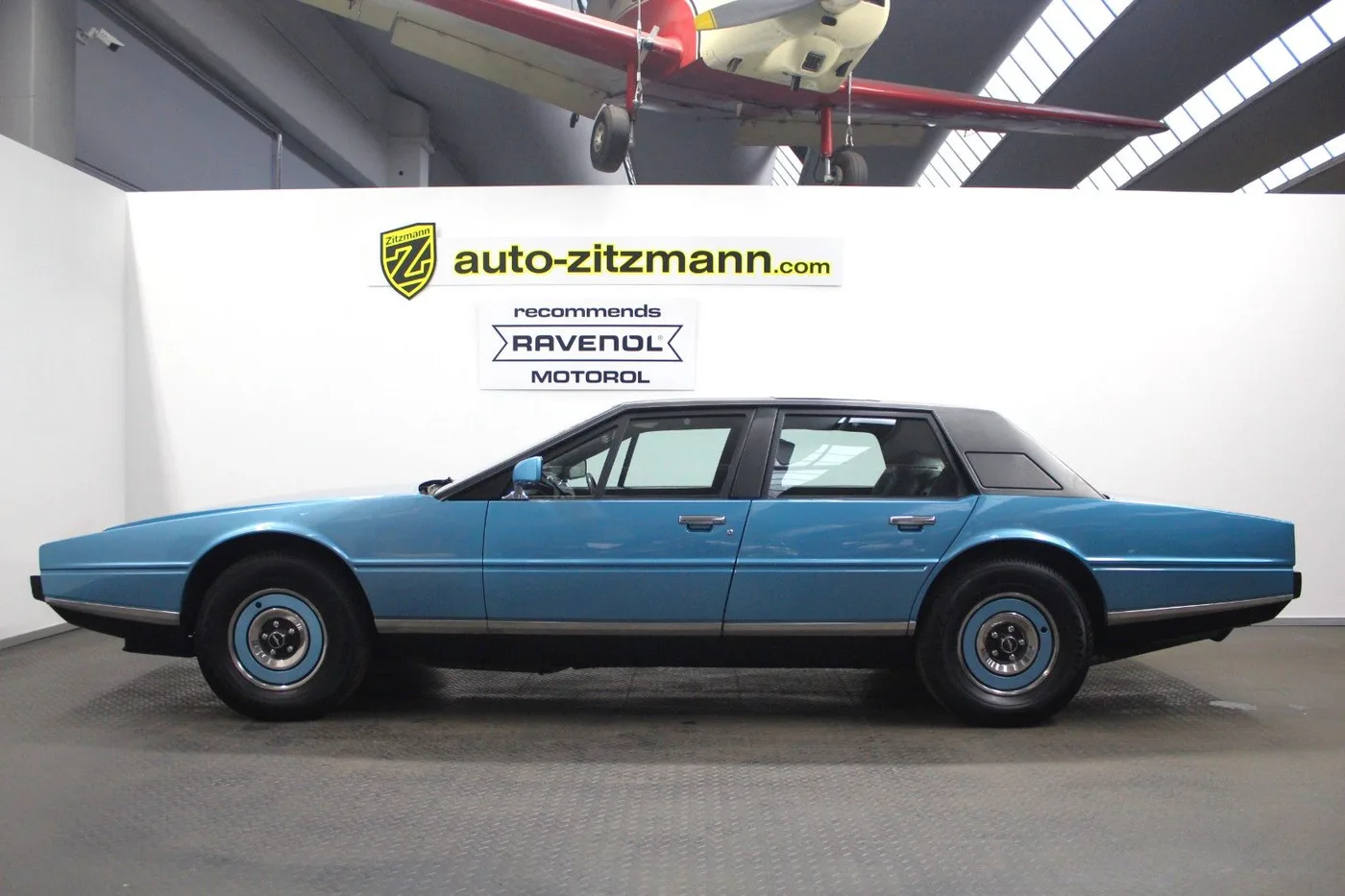 1982 Aston Martin Lagonda Series 2 proposée par un concessionnaire spécialisé à Nuremberg, Allemagne, photo 4 sur 15