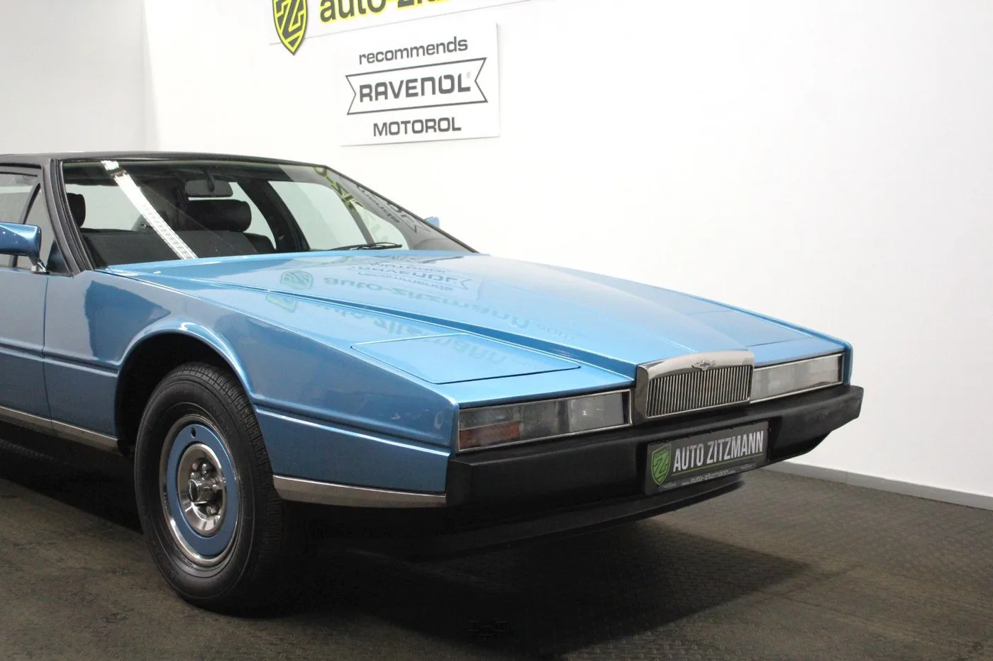 1982 Aston Martin Lagonda Series 2 proposée par un concessionnaire spécialisé à Nuremberg, Allemagne, photo 8 sur 15