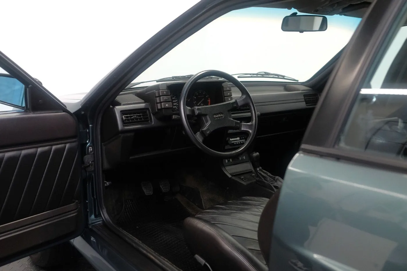 1982 Audi quattro proposée par un concessionnaire spécialisé à Nuremberg, Allemagne, photo 11 sur 15