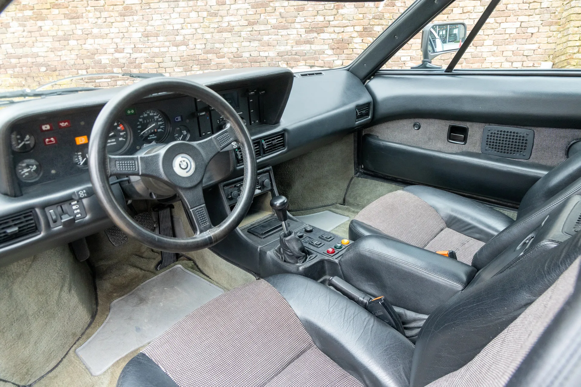 1982 BMW M1, 3/30