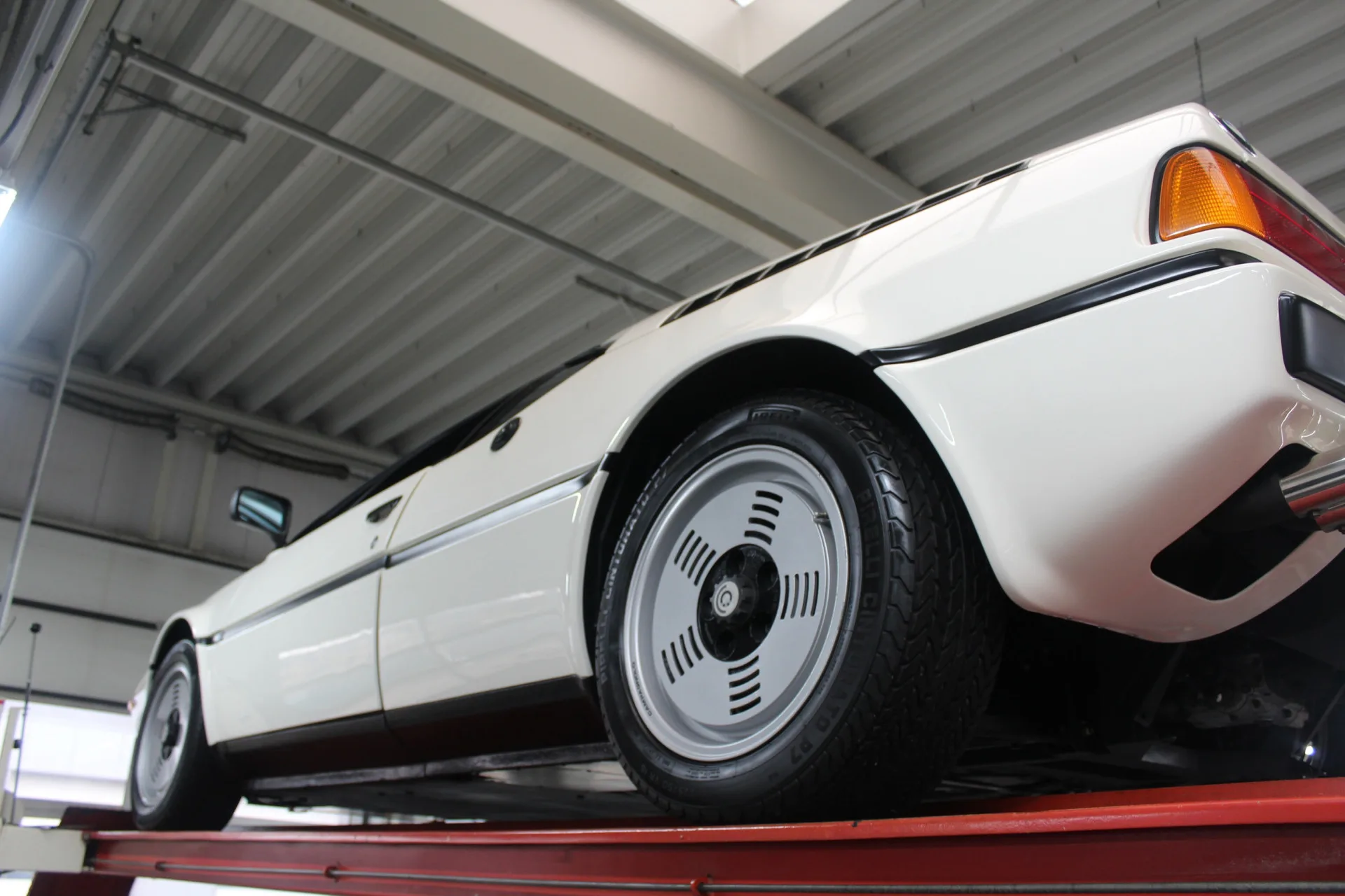 1982 BMW M1, 13/30