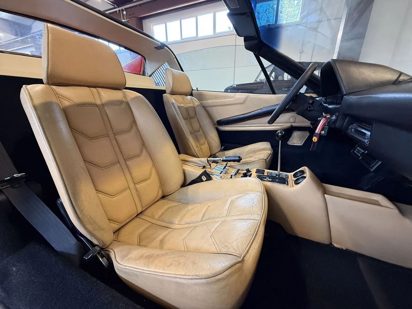 1982 Ferrari 208 GTS offered by a specialist dealer in Lucca, Italy, photo 12 of 25