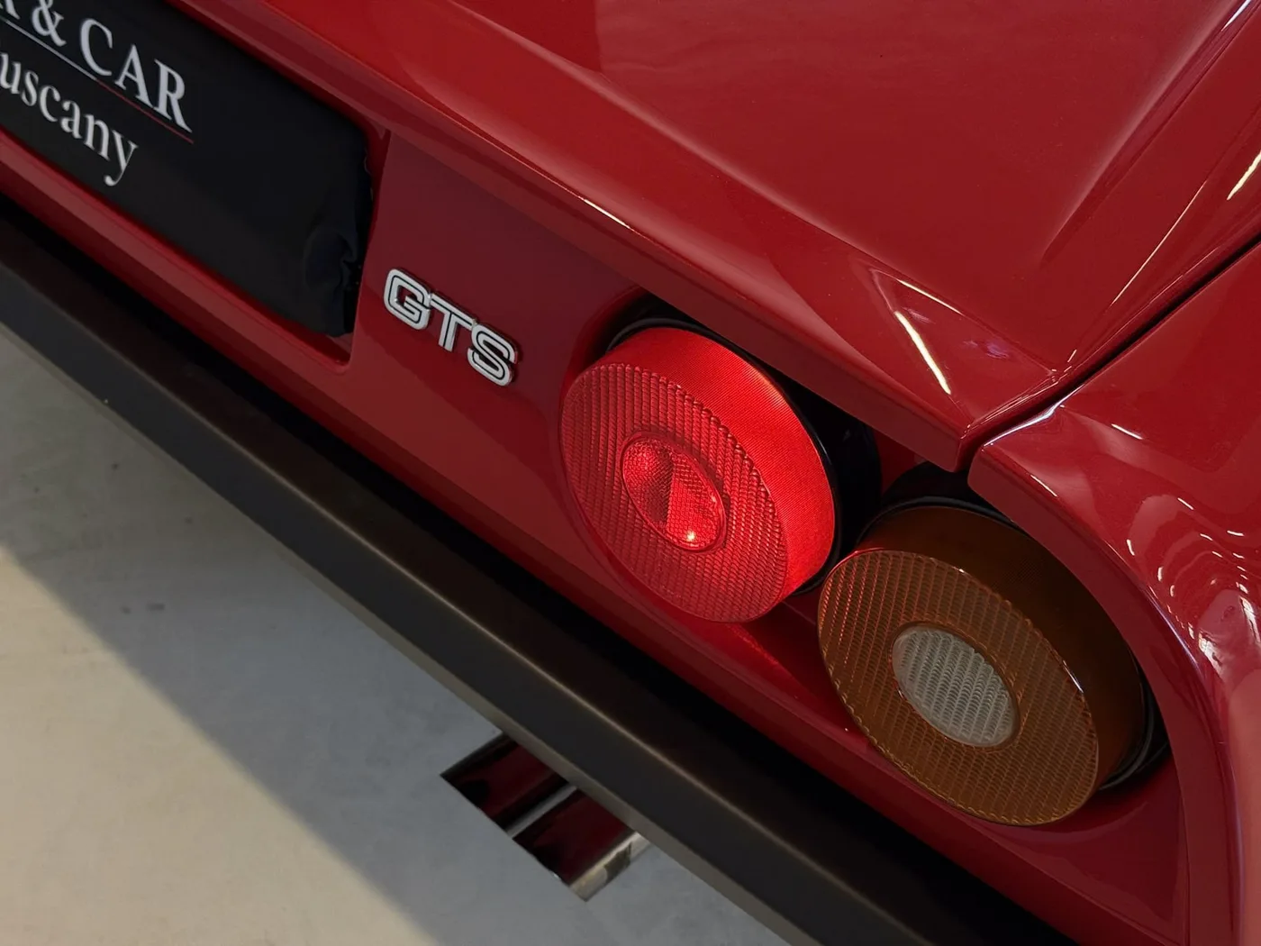 1982 Ferrari 208 GTS offered by a specialist dealer in Lucca, Italy, photo 19 of 25