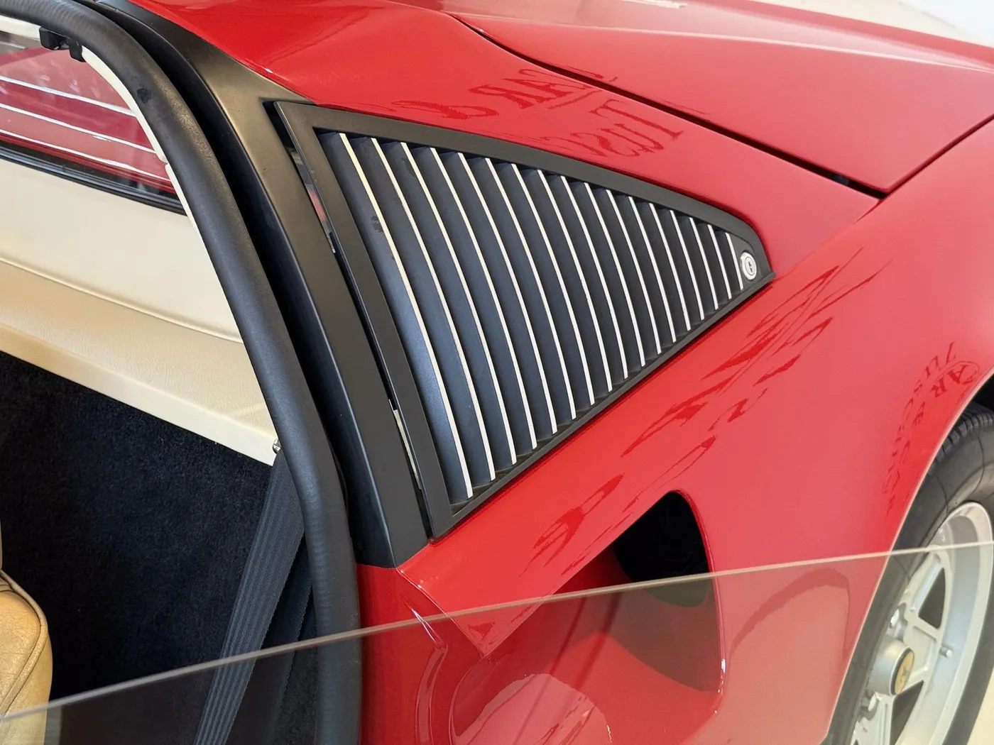 1982 Ferrari 208 GTS offered by a specialist dealer in Lucca, Italy, photo 23 of 25