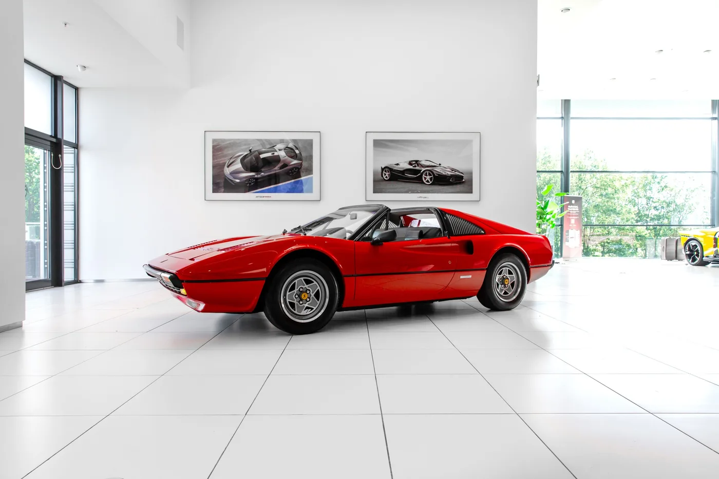 1982 Ferrari 308 GTS quattrovalvole angeboten von einem Fachhändler in Hengelo, Niederlande, Foto 2 von 15