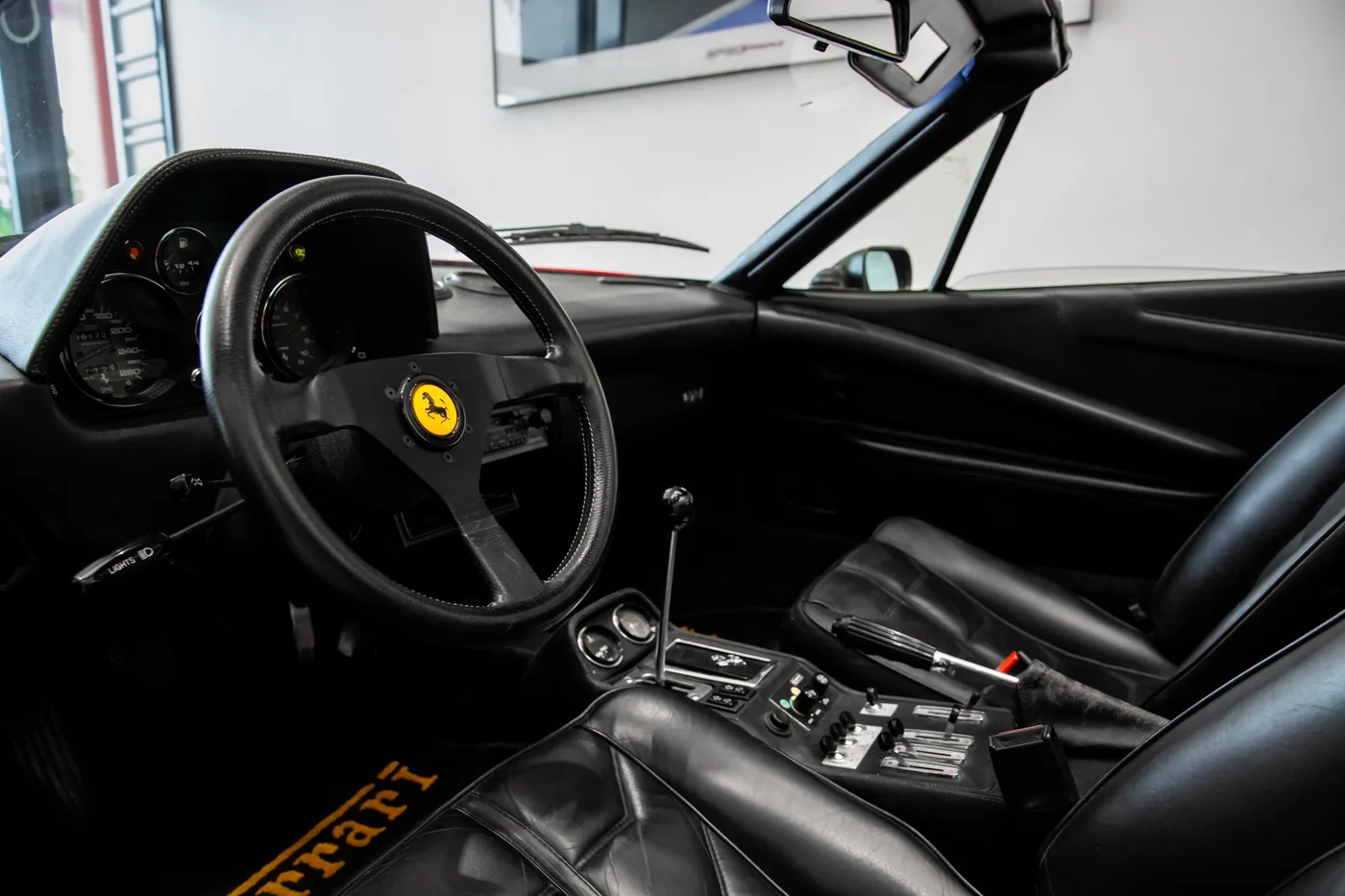 1982 Ferrari 308 GTS quattrovalvole angeboten von einem Fachhändler in Hengelo, Niederlande, Foto 5 von 15