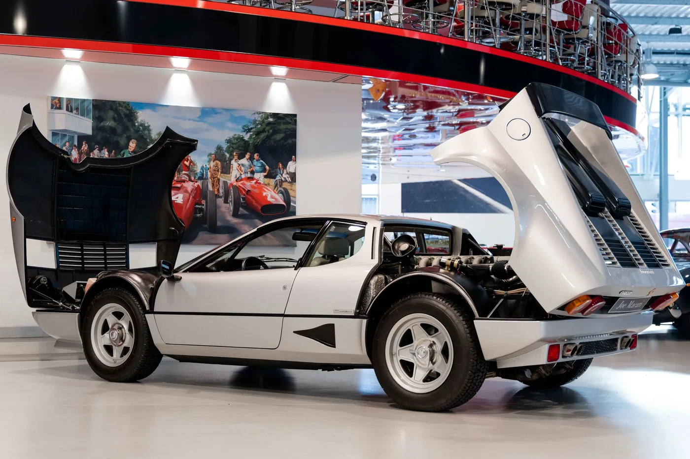1982 Ferrari 512 BBi angeboten von einem Oldtimerspezialisten in London, Vereinigtes Königreich, Foto 9 von 16