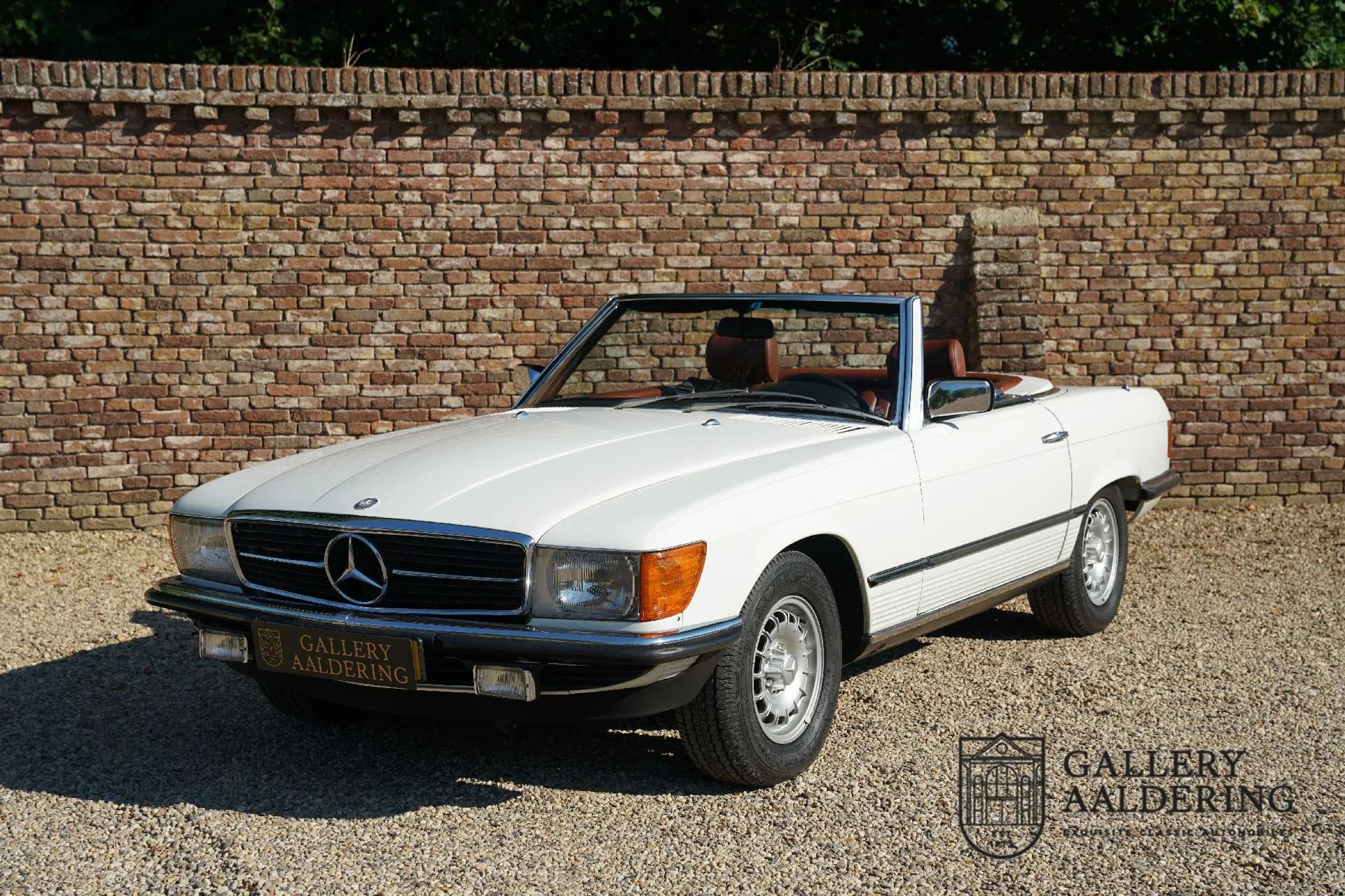 1982 Mercedes-Benz 380 SL offered by a specialist dealer in Brummen, Netherlands, main photo