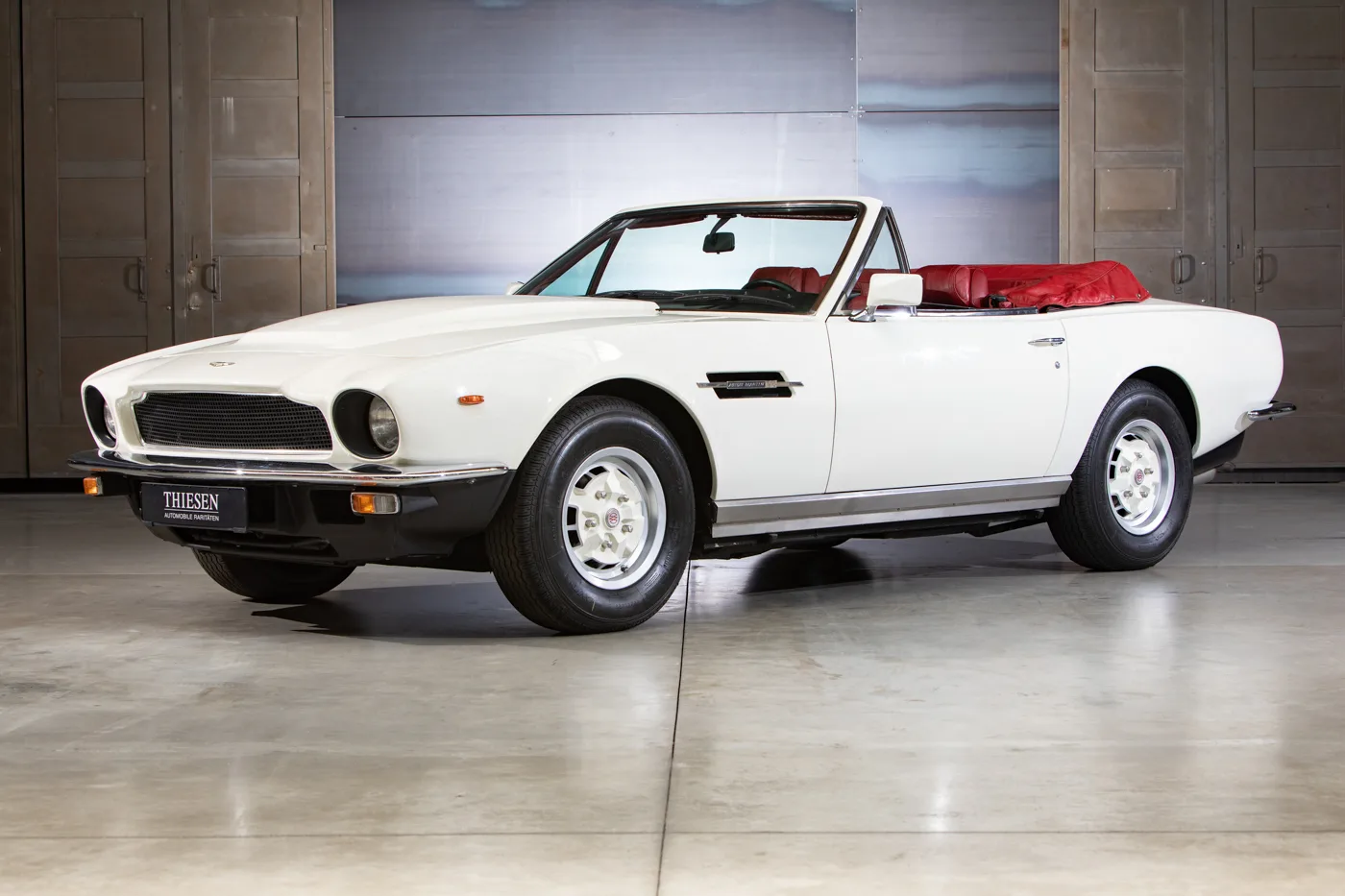 1983 Aston Martin V8 Volante Oscar India angeboten von einem Fachhändler in Berlin, Deutschland, Hauptfoto