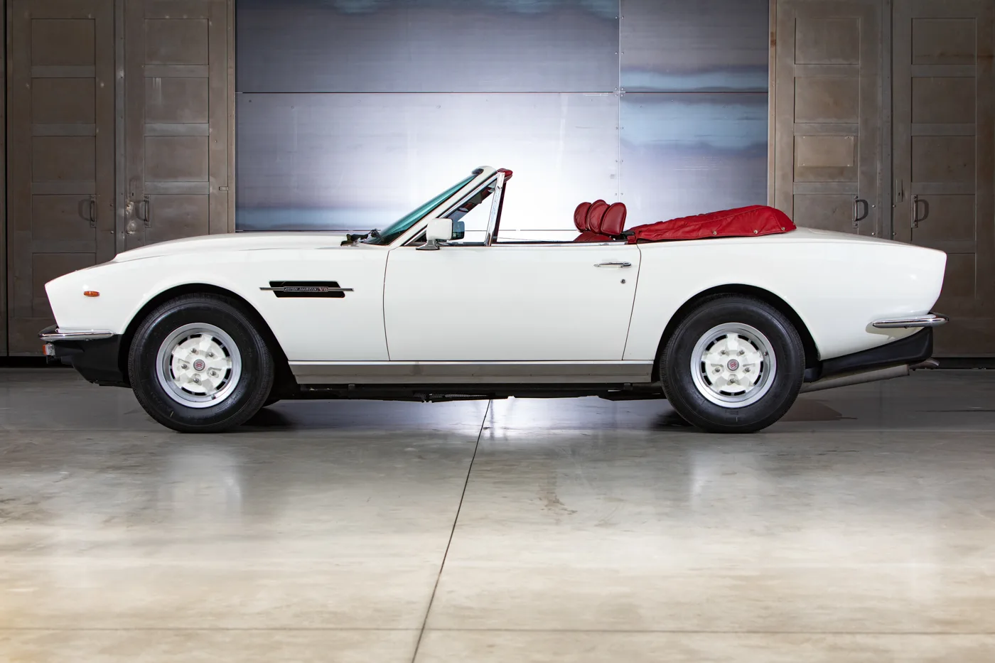 1983 Aston Martin V8 Volante Oscar India, 12/24